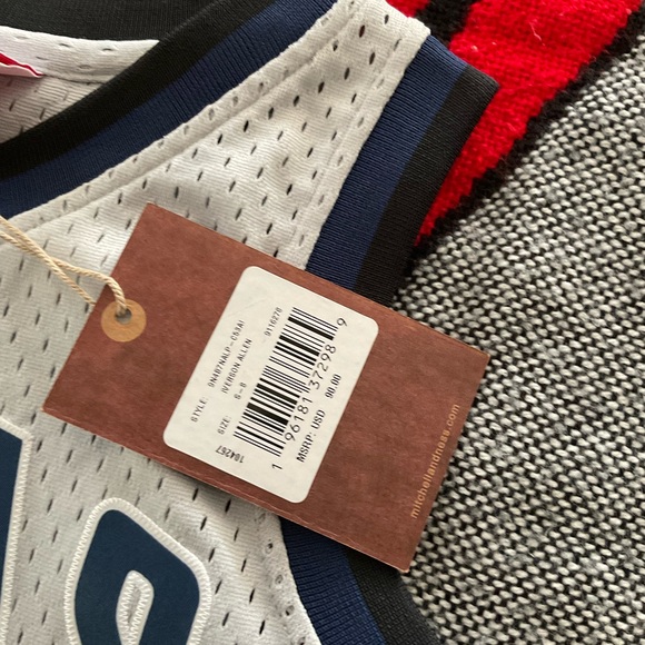 Georgetown Hoyas Allen iverson shirt nwt small Mitchell and ness - Picture 3 of 8